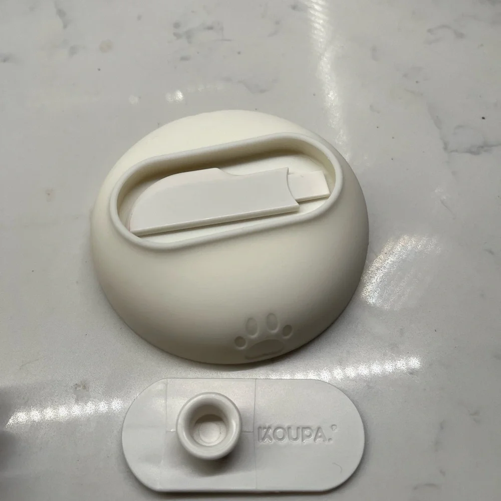 White Silicone Cat Food Lid With Compact Spoon.